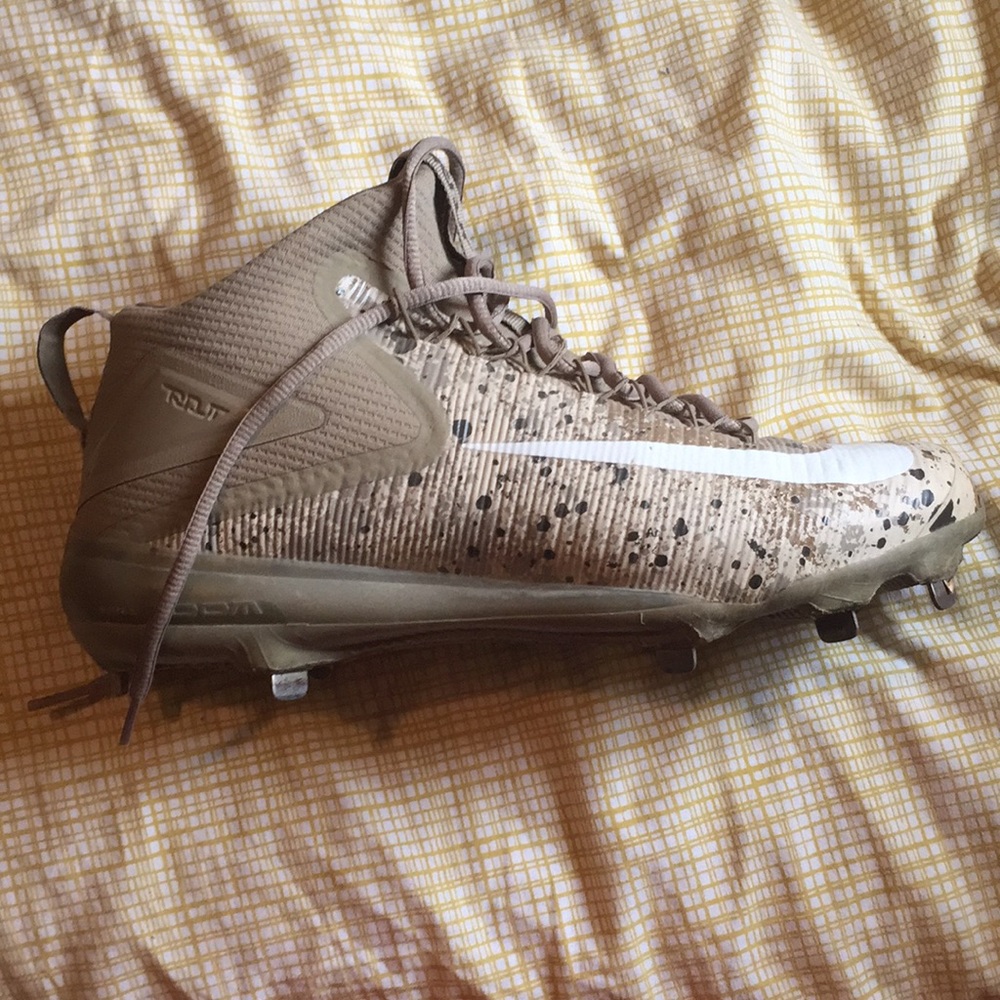 Mike trout metal baseball cleats